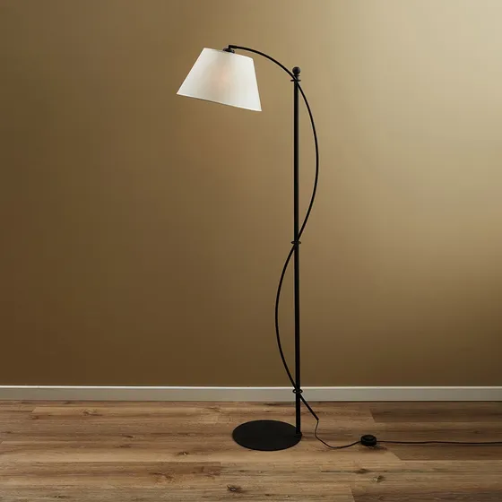 Lampara De Pie En Hierro Forjado Velador Estilo Industrial con pantalla . Fabrica Venzar