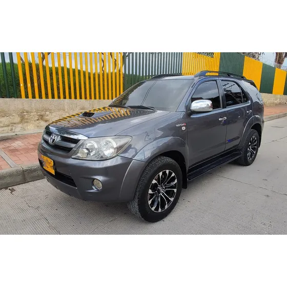Toyota Fortuner 3.0 Sr5