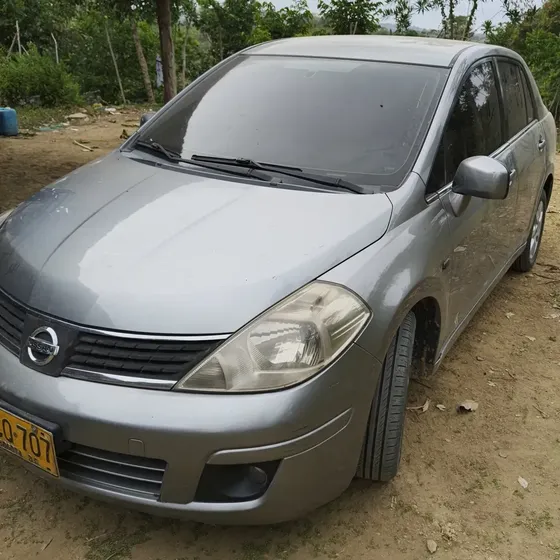 Nissan Tiida 2007 1.8 Premium 5 P
