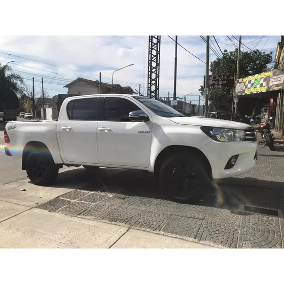 Toyota Hilux 2.8 Cd Srv 177cv 4x4