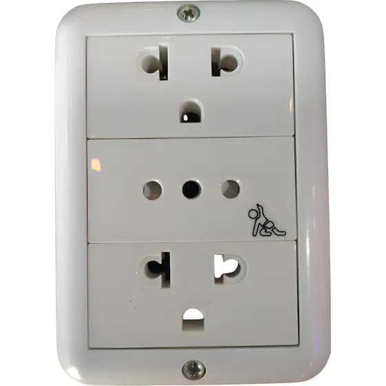 Caja Exterior Con Toma Tres En Linea Y 2 Toma Euro-americano