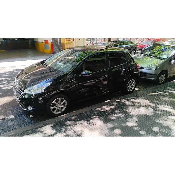 Peugeot 208 1.5 Allure Touchscreen