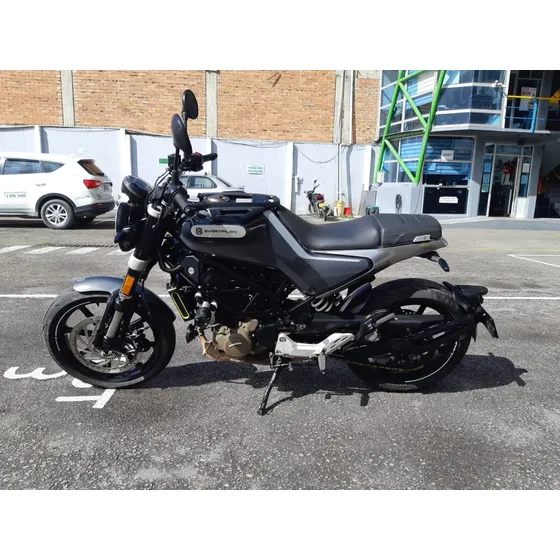Husqvarna Svartpilen 200