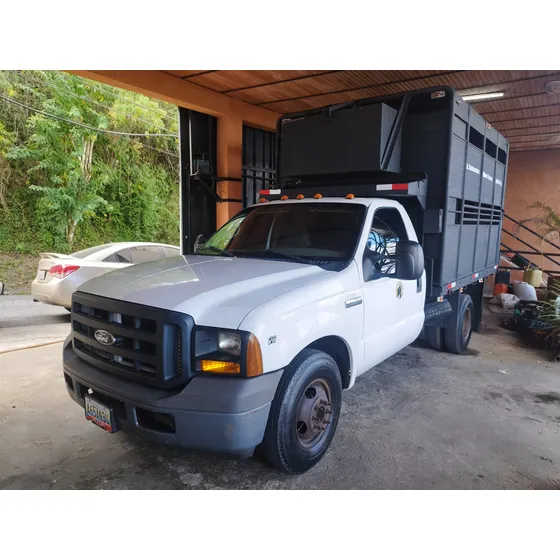Ford F-350 Triton Jaula Ganadera 2007