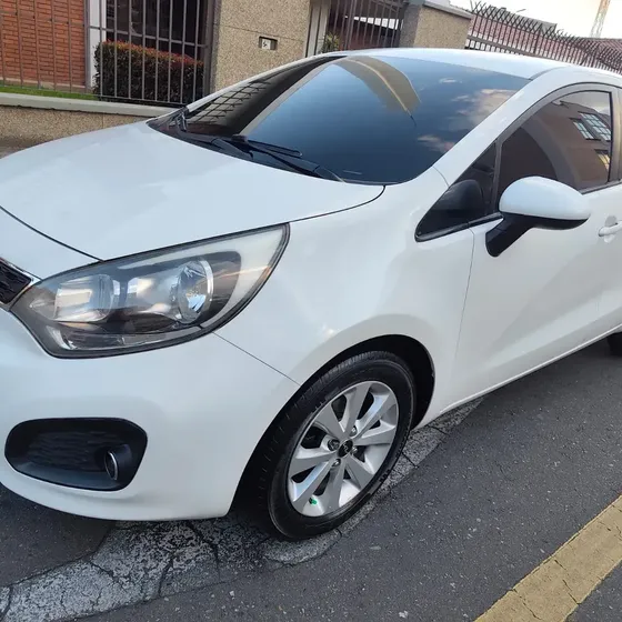 Kia Rio Spice 2015 1.2