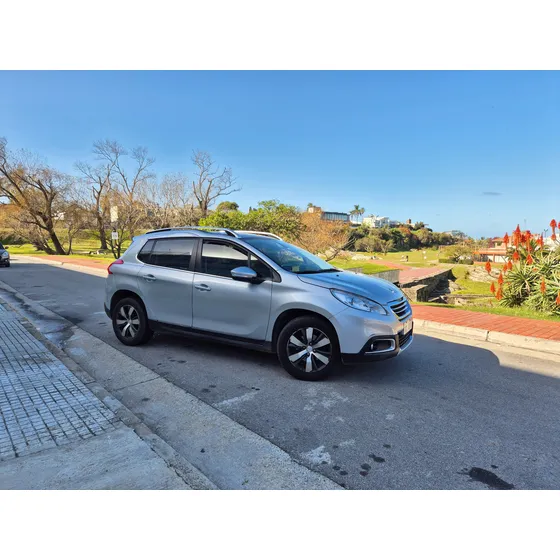 Peugeot 2008 1.6 Feline 5p