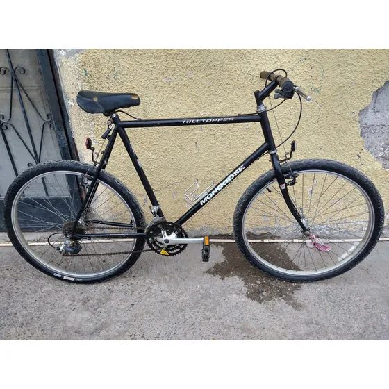 Bicicleta Híbrida Moongose Hilltopper Rodada26 Negro 55 -57 Cm