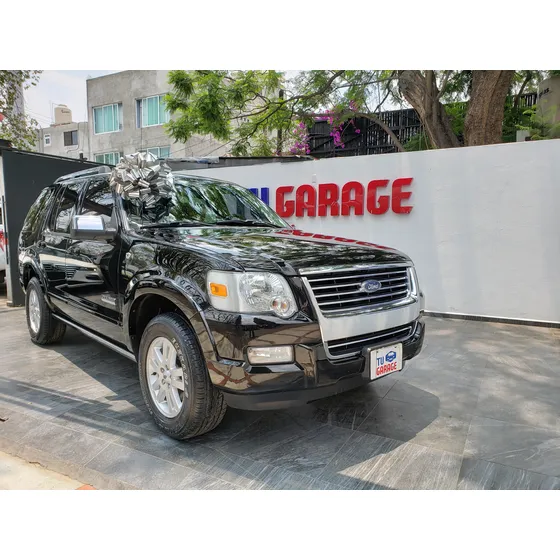 Ford Explorer Limited V8 At