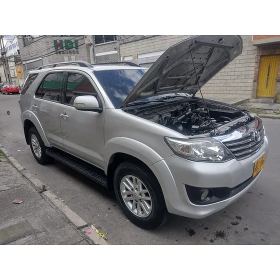 Toyota Fortuner 2013
