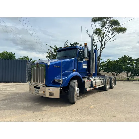 Tractocamion Kenworth T800 Modelo 2013