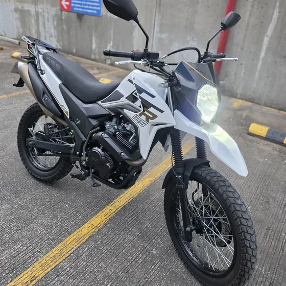 Vendo Akt Ttr 125 Eiii Modelo 2027