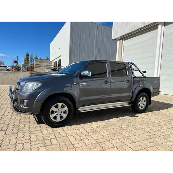 Toyota Hilux 3.0 Tdi Srv Cab Doble 4x2 Cuero
