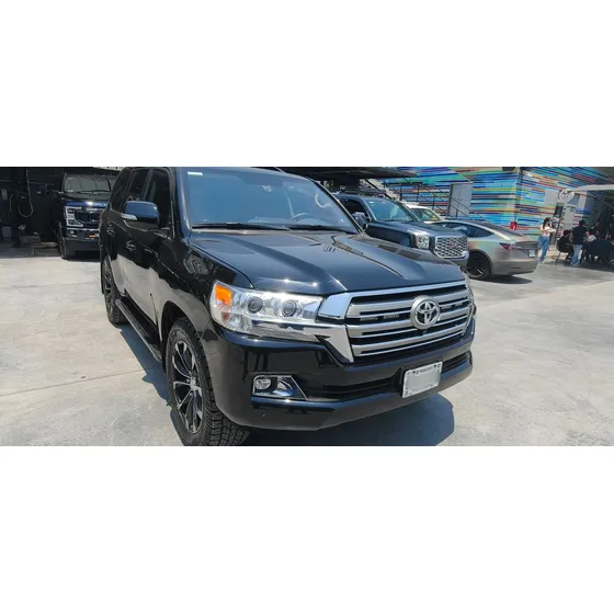 Toyota Land Cruiser 5.7 4x4 At