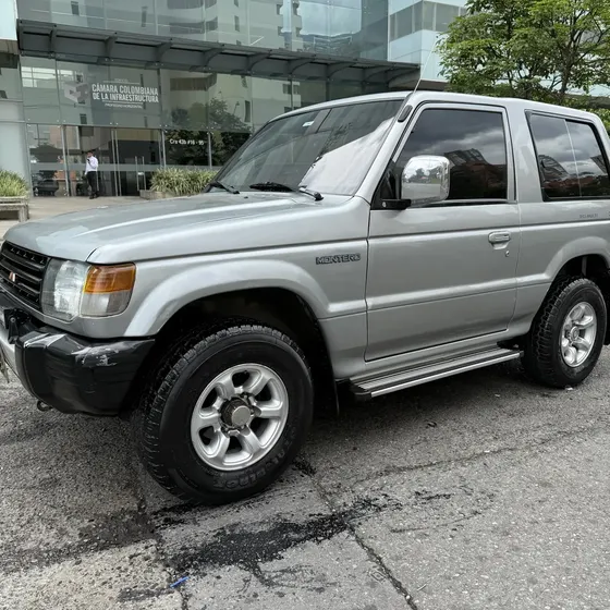 Mitsubishi Montero 1998 2.4 Inyección Full Equipo Cuero Dvd Luces Led Hermoso Vencambio
