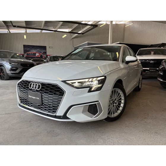 Audi A3 2.0 Sedán 40tfsi Select At Dsg