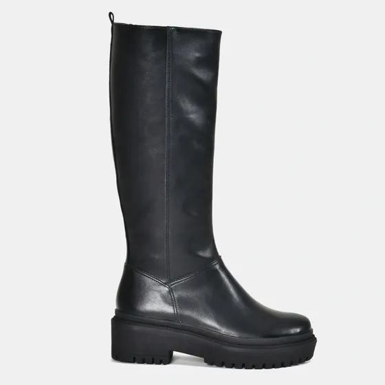 Bota Via Marte Feminina Cano Alto Preta Tratorada Over Moda