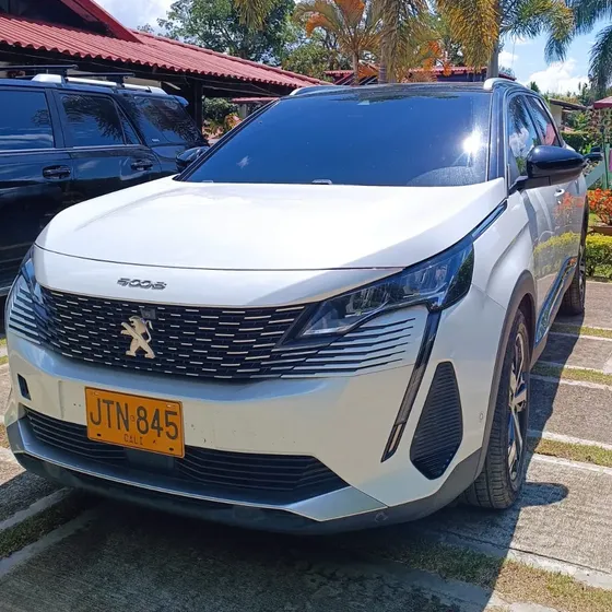 Peugeot 5008 2021 1.6 Allure
