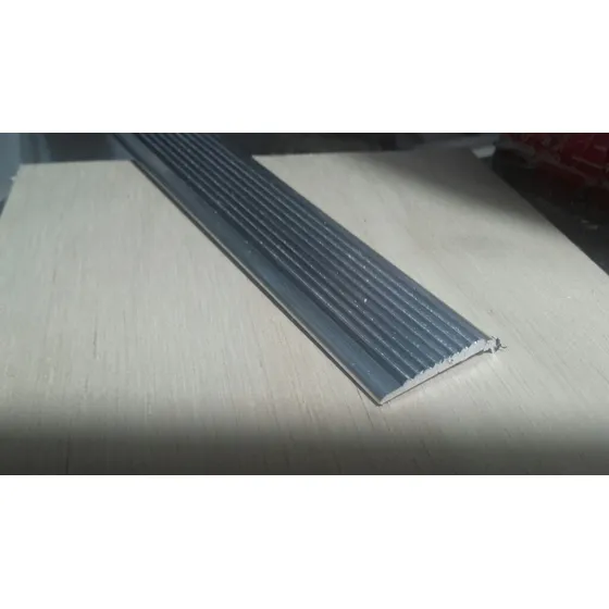 Terminacion Moquette-tapa Juntas-30 Mm.