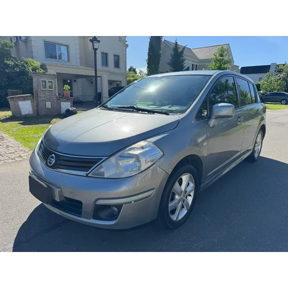 Nissan Tiida 1.8 Acenta
