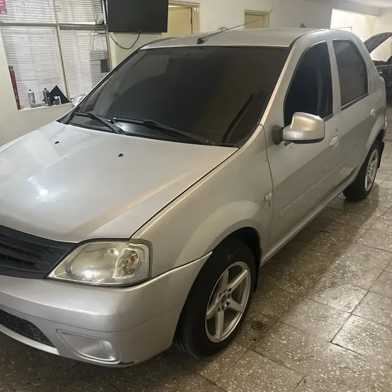 Renault Logan 2010 1.4 Entry Familier