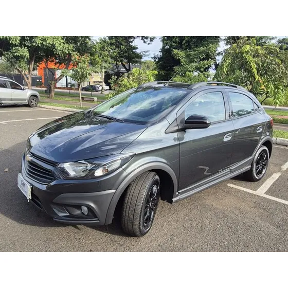 Chevrolet Onix Onix 1.4 Mpfi Activ 8v Flex 4p Automático
