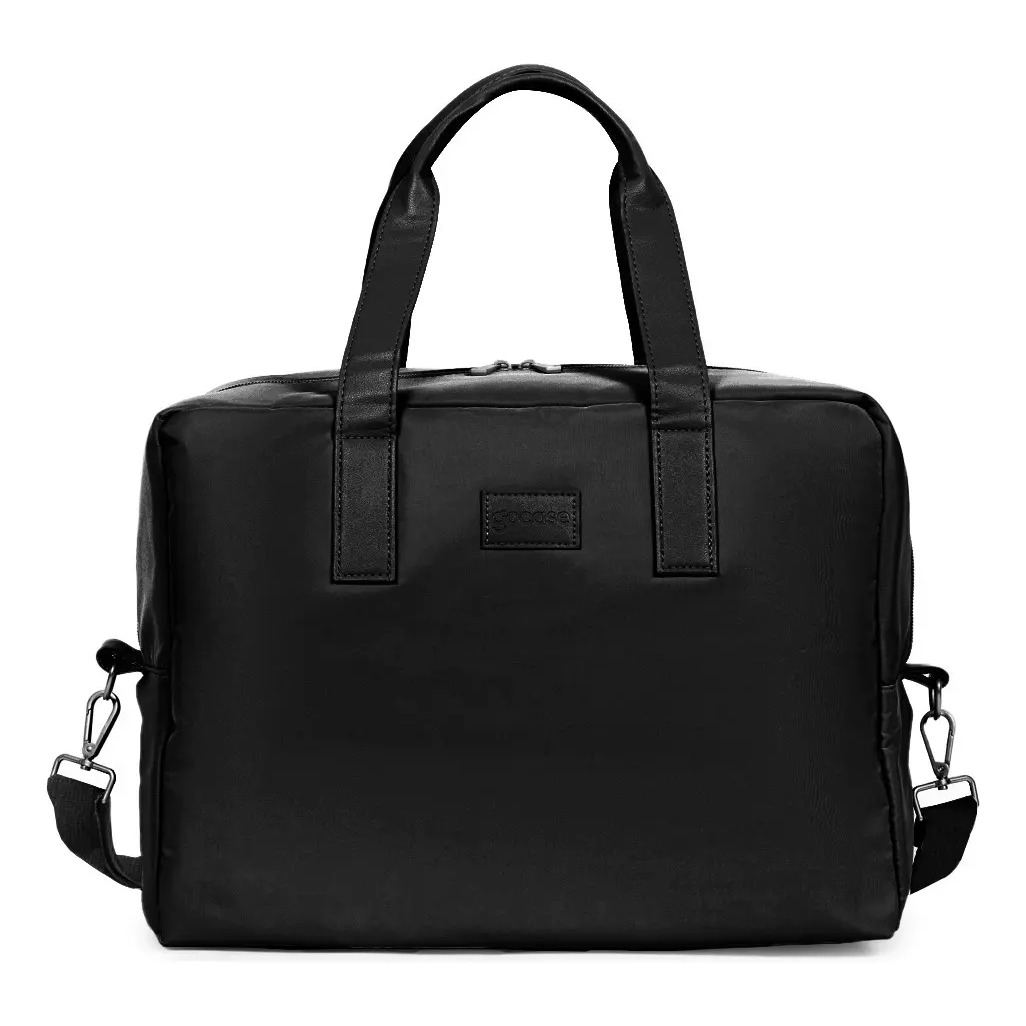 Mala de viagem Gocase Joy Pro grande na cor preta, com alças de mão e alça de ombro ajustável, vista frontal.