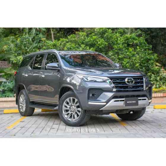 Toyota Fortuner Sr