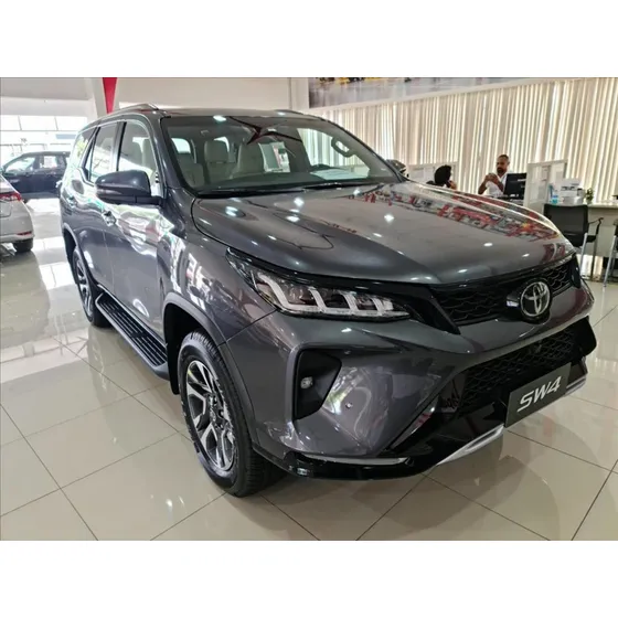Toyota Hilux Sw4 2.8 D-4d Turbo Diesel Diamond 7l 4x4 Automático