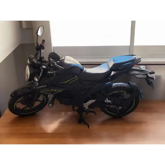 Motocicleta Suzuki Gixxer Fi Abs 2025 - Usada 4 Meses De Uso