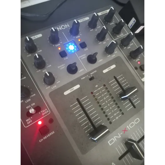 Mixer Denon Dn X 100  Usado