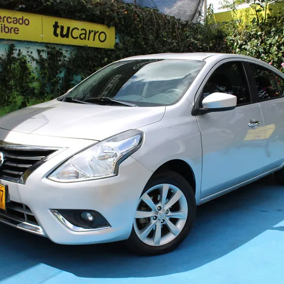 Nissan Versa 2015 1.6 Advance At