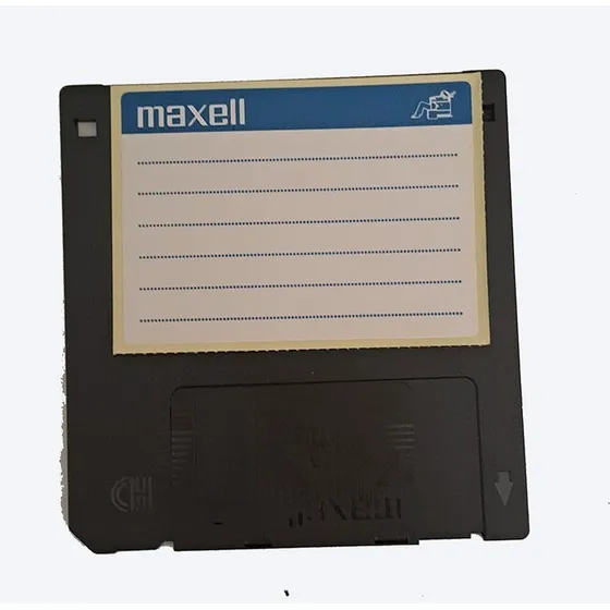 Nueva Y Sellada Caja De Disquetes 3.5 1.44 Mb Maxell