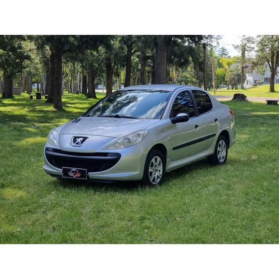 Peugeot 207 1.4 Sedan Active 75cv