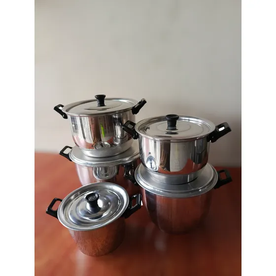 Juego De 5 Ollas En Aluminio Pulido