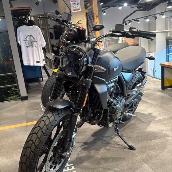 Ducati Scrambler Icon Dark