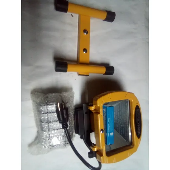 Reflector Portatil 110 V 250 Watt 