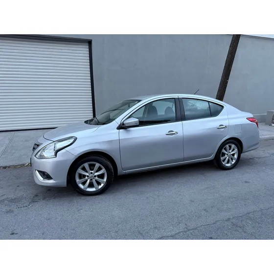 Nissan Versa 1.6 Advance At
