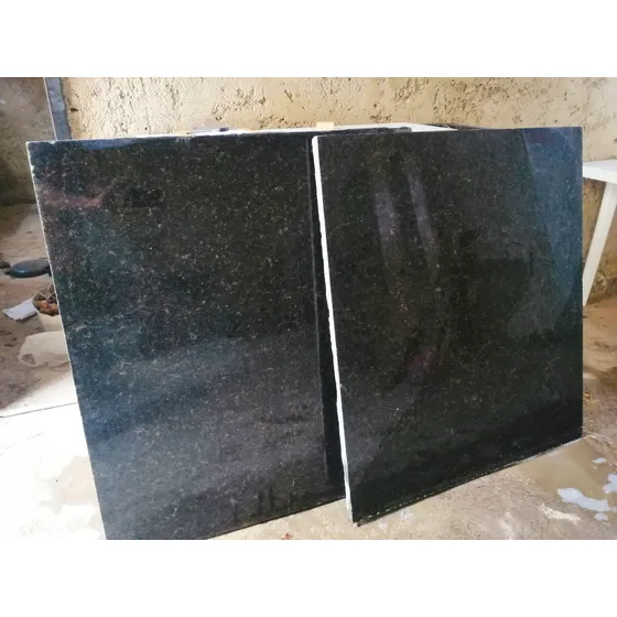 Lamina Granito Verde Ubatuba 85 X 95 X 2 Cms (usado)