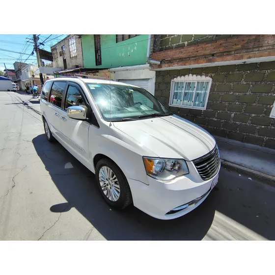 Chrysler Town & Country 3.6 Touring Piel Mt