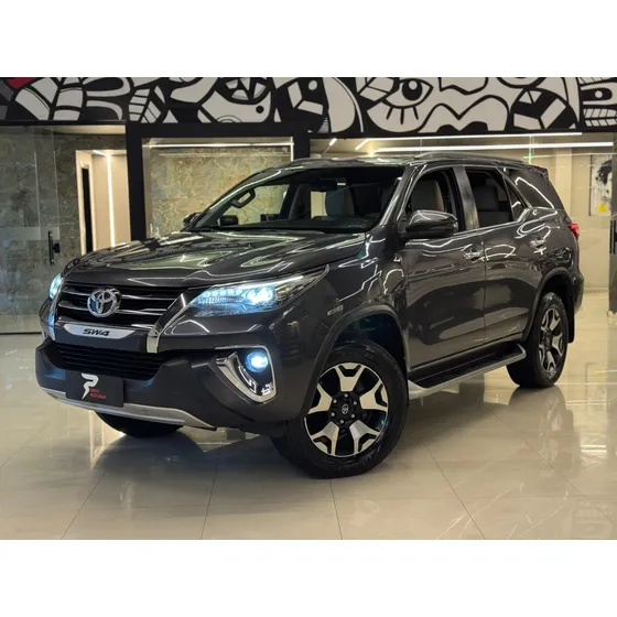 Toyota Sw4 2.8 Tdi Srx Diamond 7l 4x4 Aut. 5p