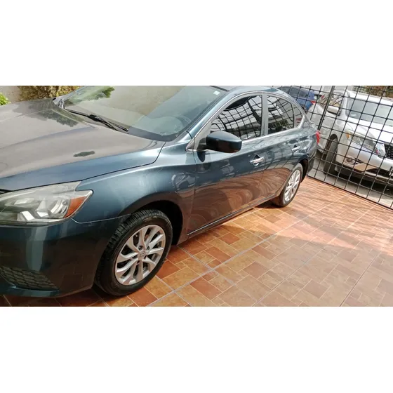 Nissan Sentra 1.8 Advance Mt