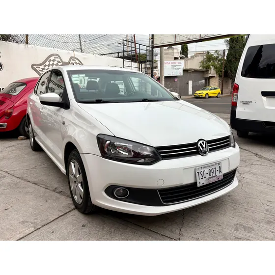 Volkswagen Vento 1.6 Highline At