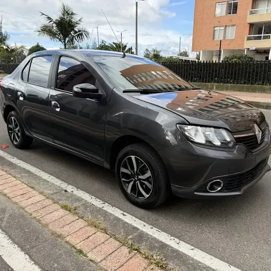 Renault Logan 2019 1.6 Privilege / Intens