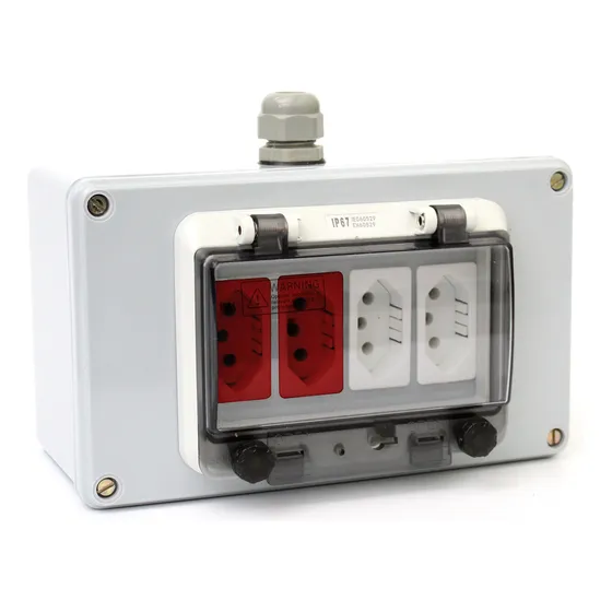 Tomada Quadrupla 110/220v À Prova D'água 20a P/ Áreas Úmidas