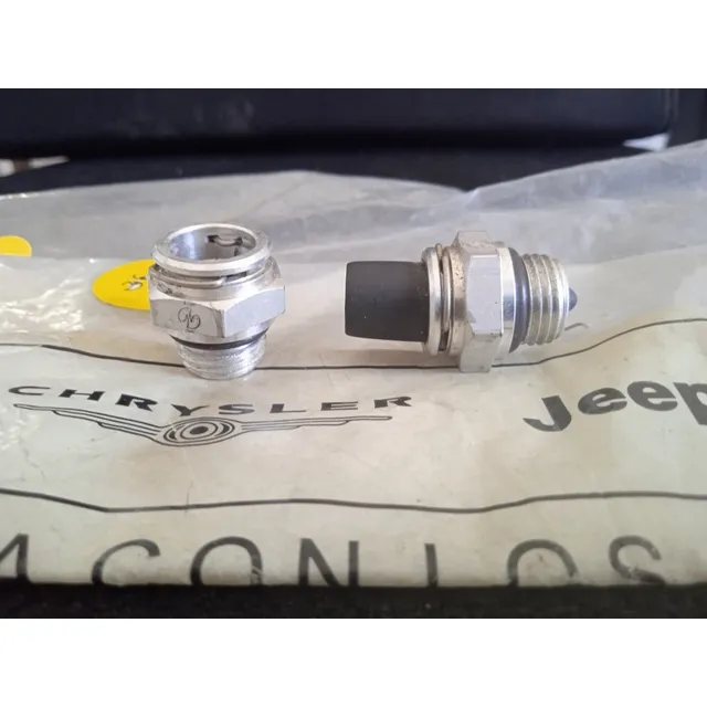 Conector Enfríamiento Aceite Caja Cherokee Kj Y Kk 04 - 2012