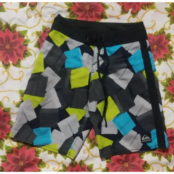 Quiksilver Bermuda Niños - Modelo Actual Talla 8 Usadas