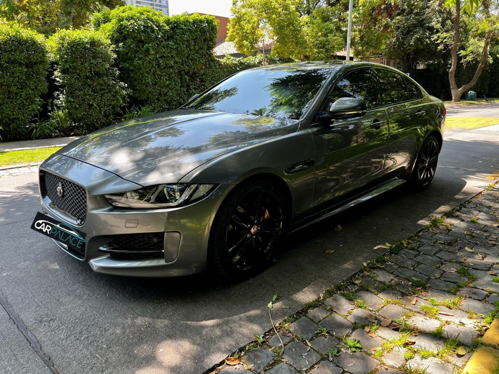 Jaguar Xe Xe 2.0 Pure Auto