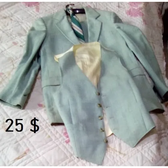 Ropa Usada 2 Trajes Con Chaleco Hrh  C/u A 25 $ Tallas 34-36