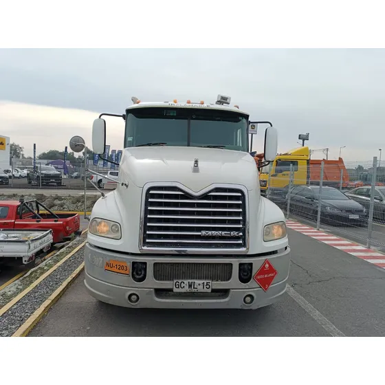 Tracto Camión Mack Pinnacle  Año 2014