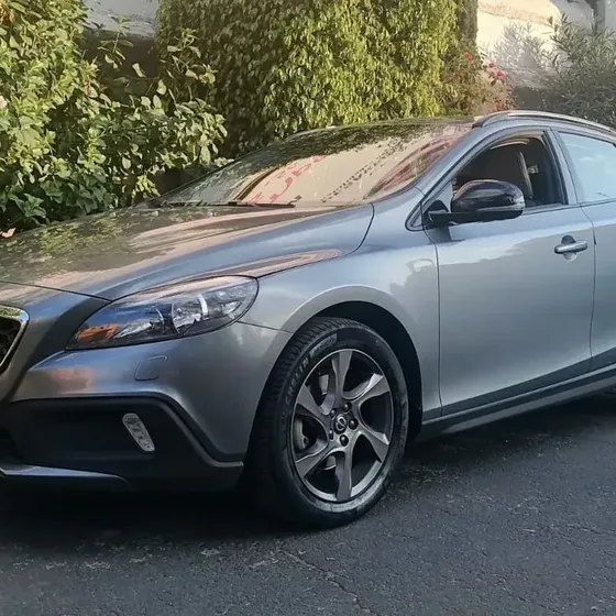 Volvo V40 2015 1.6 Evolution Cross Country